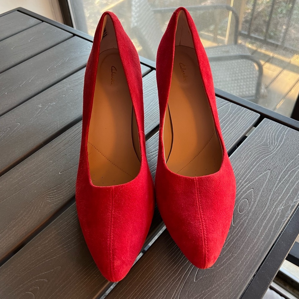 Clarks Red Suede Block Heel Pumps - Picture 2 of 7